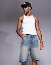Courtside – Superweite Jeans-Jorts in brauner Dirty-Waschung mit Longline-Schnitt und Stickerei auf der Gesäßtasche