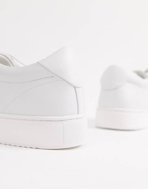 Top white hot sale trainers 2019