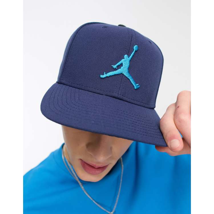 Gorra azul marino con botones de presi n Pro Jumpman de Jordan ASOS