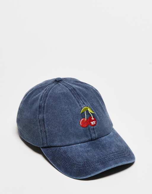 Gorra azul marino lavado unisex con detalle de cerezas con logo de Reclaimed Vintage