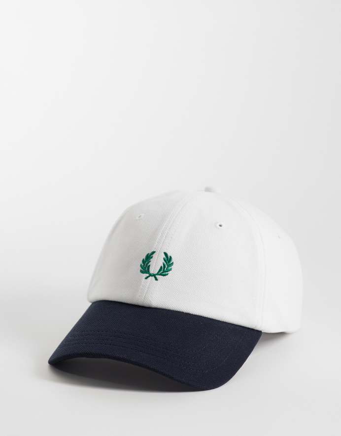 Fred Perry Gorra azul marino y blanca con diseño color block de piqué de