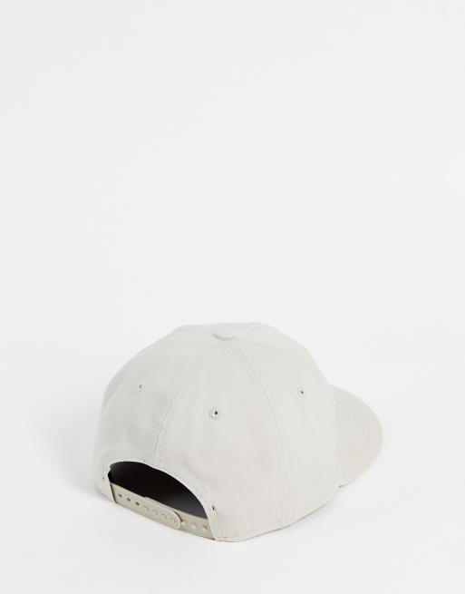 Gorra beis con botones de presión de los New York Yankees 9Fifty de New Era, 3 de 4