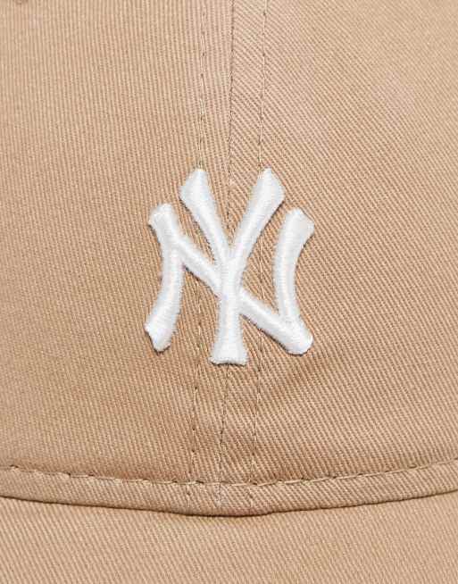 Gorra beis lavado con logo pequeño de los NY Yankees 9Twenty de New Era, 2 de 4