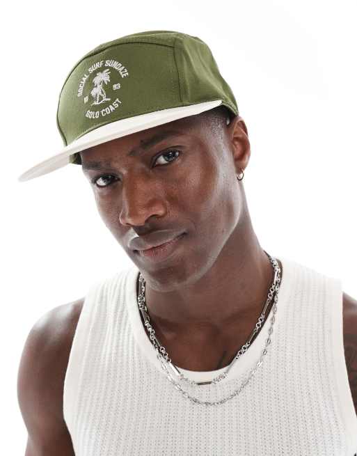Gorra caqui y color crudo con estampado gráfico de palmeras de ASOS DESIGN