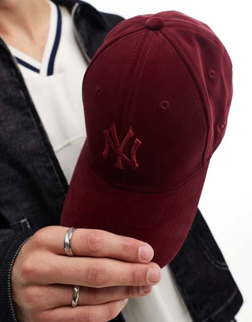 Gorra color baya de los NY Yankees de velour 9Forty de New Era 