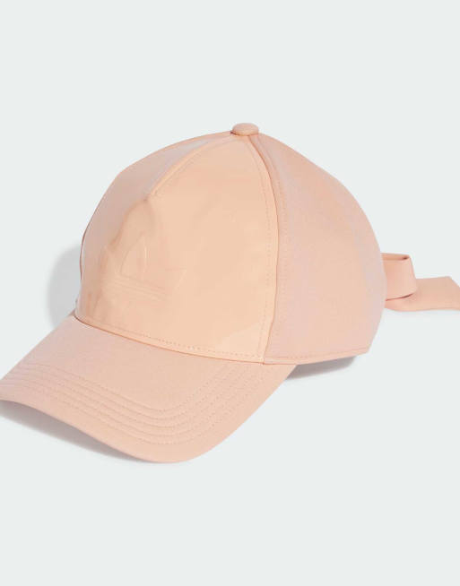 Gorra color coral pálido de tejido efecto neopreno de adidas Originals