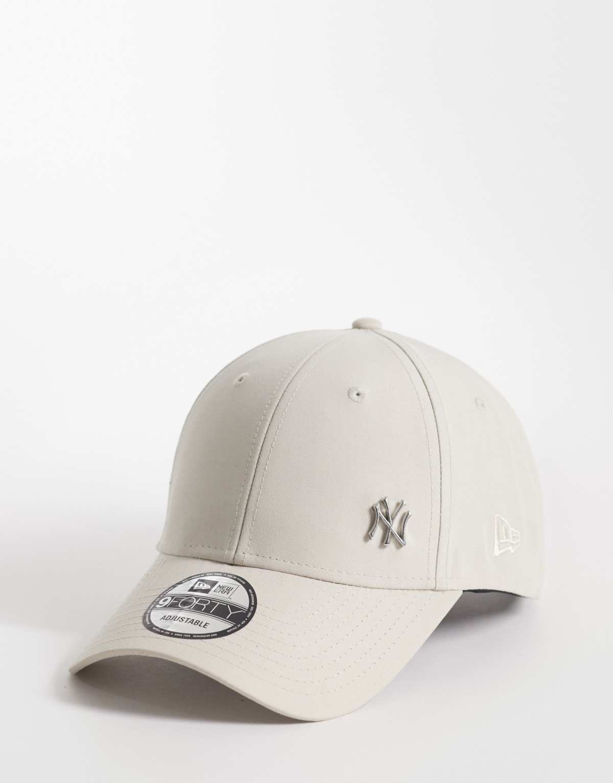 New Era Gorra color crema con detalle metálico de los NY Yankees 9Forty Flawless de
