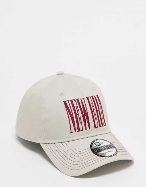 Gorra color crema con logo alargado 9Forty de New Era