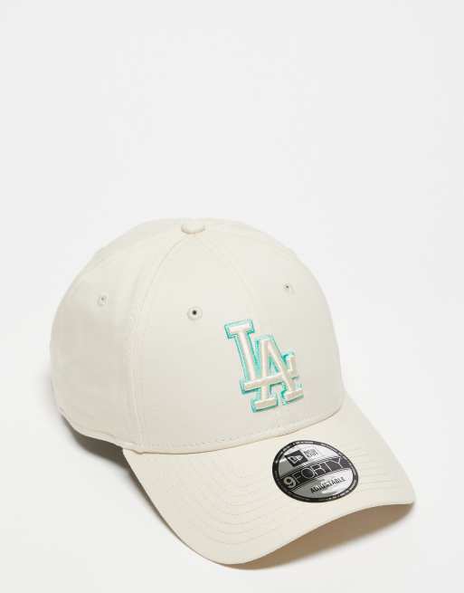 Gorra color crema con logo de los LA Dodgers delineado 9Forty de New Era