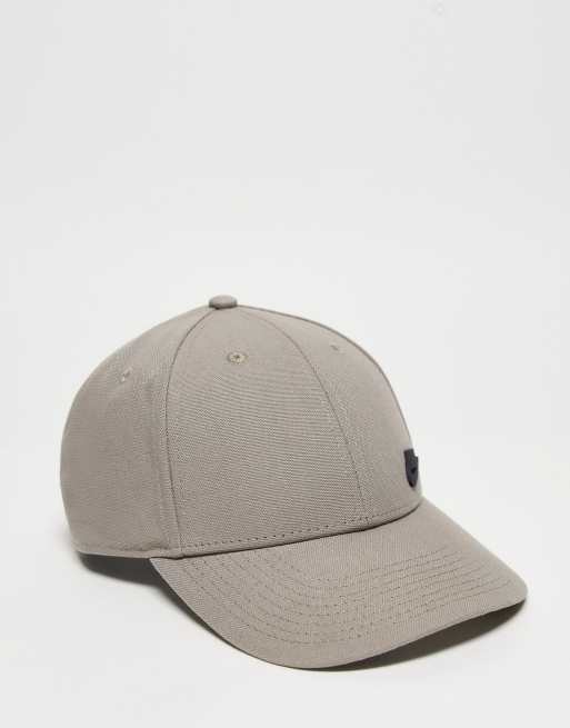 Gorra color fósil Metal Futura de Nike