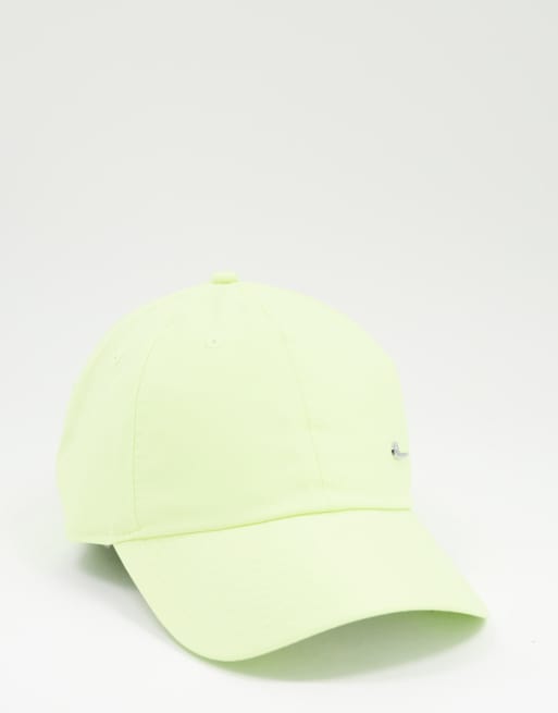 Gorra color lima con logo metalizado H86 de Nike