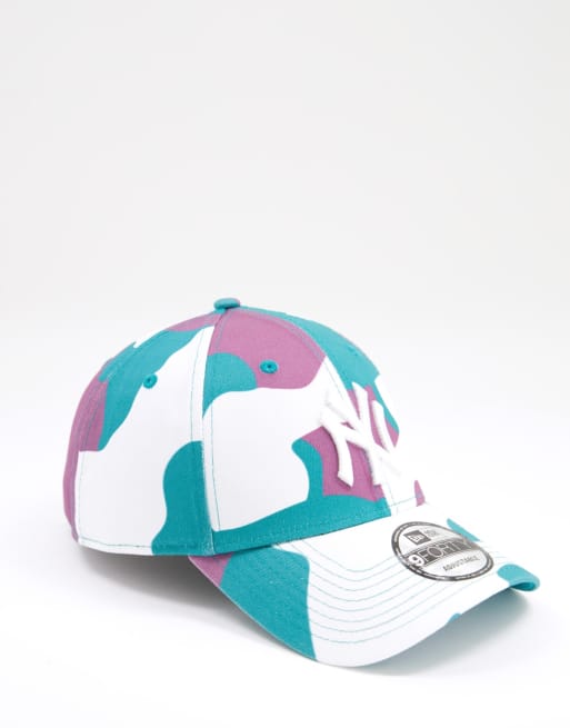 Gorra con diseño de camuflaje violeta y verde 9Forty de New Era