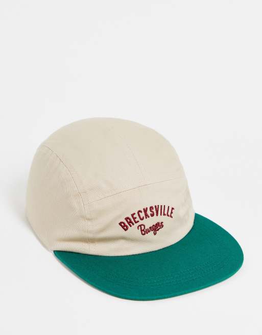 Gorra de 5 paneles verde y color crudo con bordado de texto 