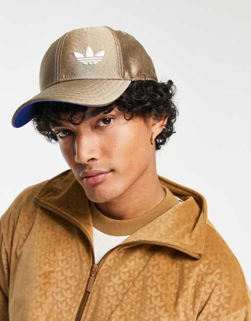 Gorra béisbol marrón unisex con diseño de monograma adicolor 70s de adidas Originals | ASOS