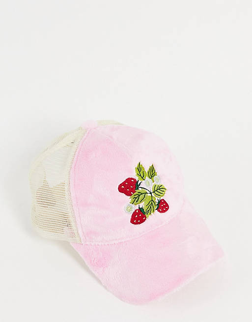 Mujer Gorras | Gorra de camionero de terciopelo rosa y estampado de fresas de Zemeta - HT40442