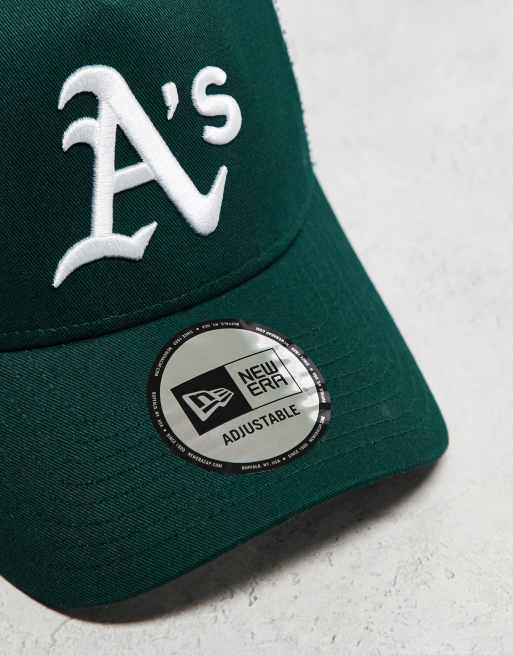 Gorra de camionero verde con varios parches de los Oaklands Athletics de New Era, 2 de 3