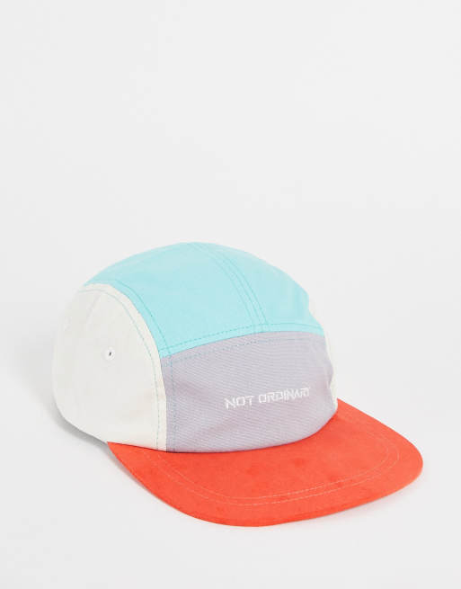Gorra multicolor con detalle estampado de Boardmans