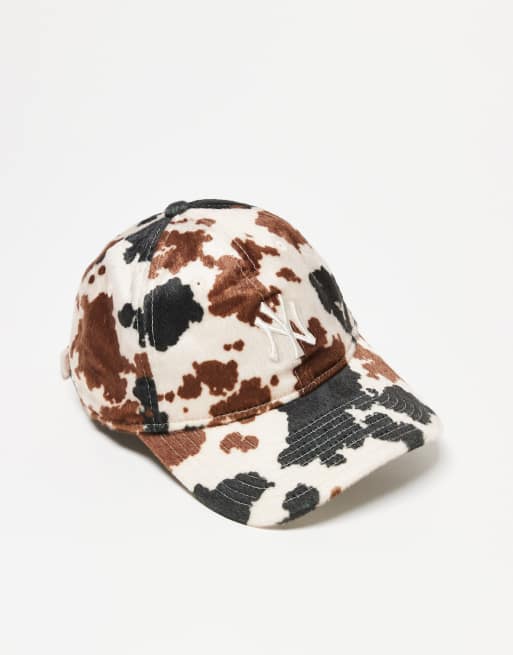 Gorra multicolor con estampado de vaca y detalle de los NY Yankees 9Twenty de New Era