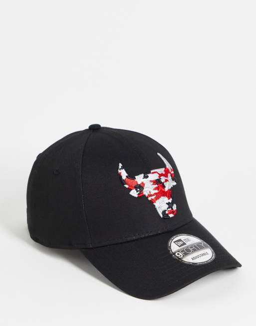 Gorra negra con estampado de camuflaje y diseño de los Chicago Bulls 9FORTY de New Era