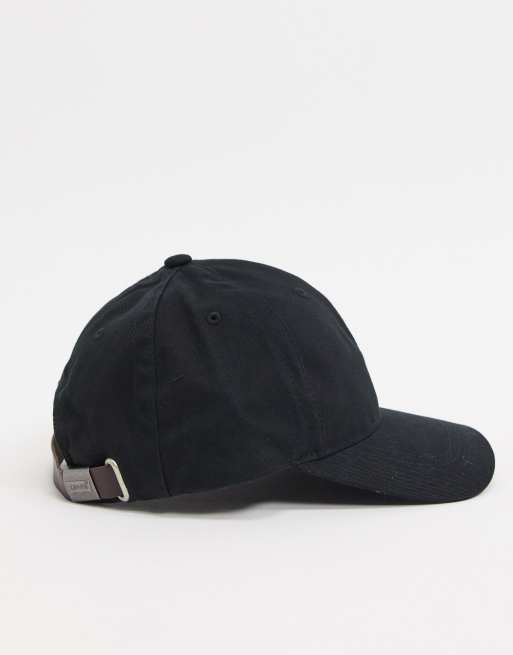 Gorra negra con etiqueta roja de Levi's , 2 de 4