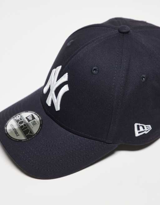 Gorra negra con parche lateral de los NY Yankees 9Forty de New Era, 2 de 3