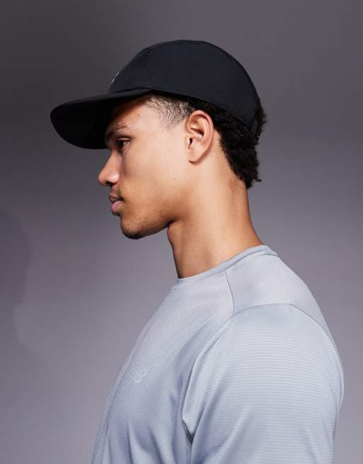 Gorra negra Performance de New Balance, 2 de 3