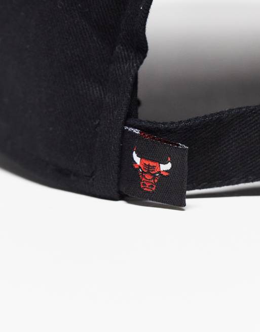 Gorra negra unisex con logo rojo de los Chicago Bulls 9Twenty de New Era, 2 de 4