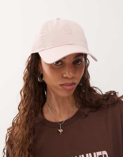 Gorra rosa claro con logo pequeño de los NY Yankees 9Twenty de New Era, 3 de 3