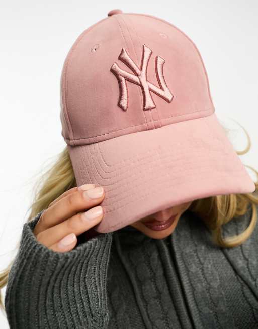 Gorra rosa de los de los NY Yankees de velour 9Forty de New Era 