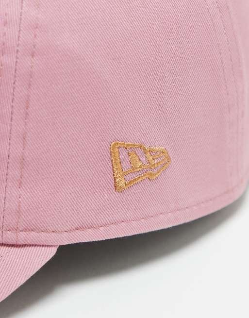 Gorra rosa flexible con detalle de los NY Yankees 9Twenty de New Era, 2 de 3