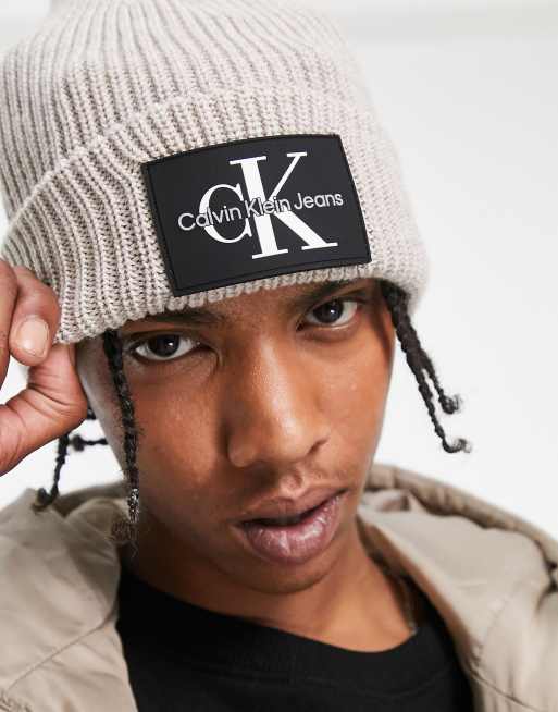 Gorro beis con logo Monologo de Calvin Klein Jeans , 2 de 4