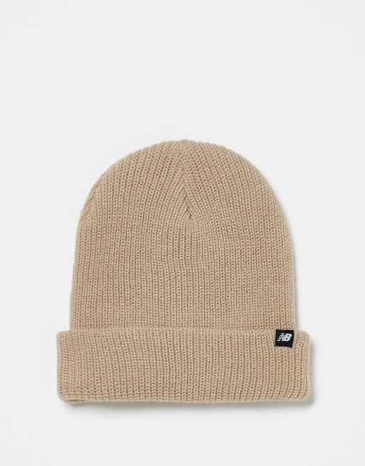 Gorro beis de estilo pescador de New Balance