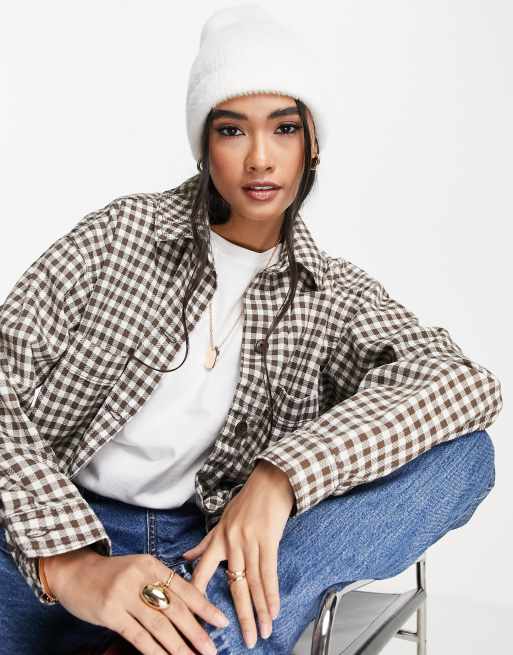 Gorro blanco de canalé esponjoso de ASOS DESIGN 