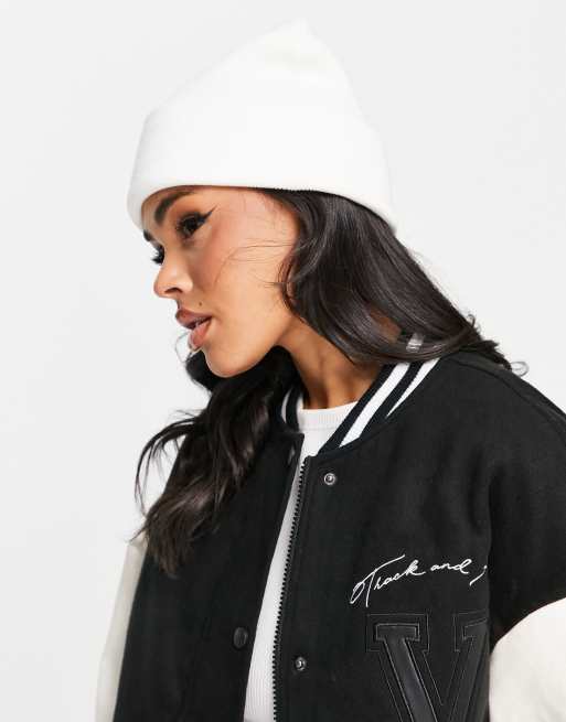 Gorro blanco hueso con vuelta de canalé exclusivo de Glamorous ASOS