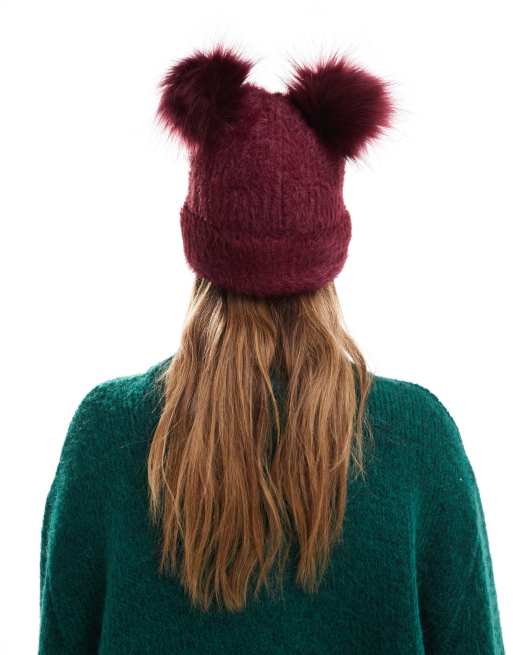 Gorro burdeos con dos pompones de piel sintética de ASOS DESIGN, 3 de 4