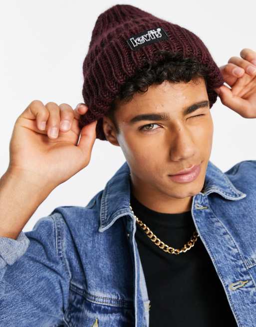 Gorro burdeos con logo pequeño de Levi's