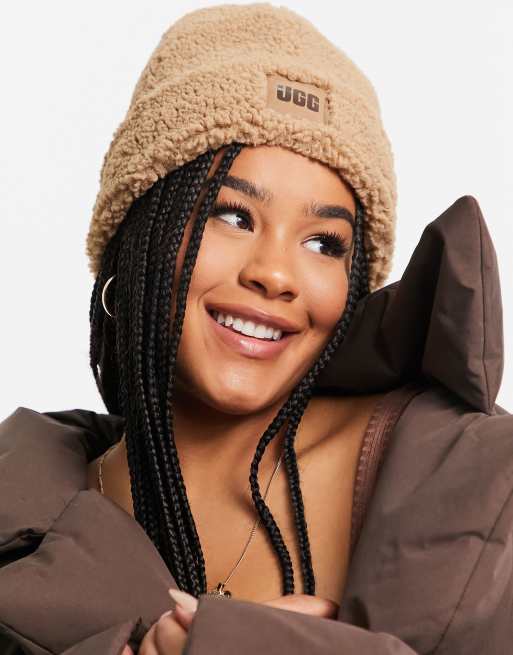 Gorro color caramelo de sherpa de UGG