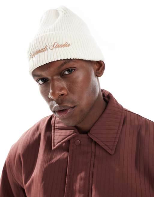 Gorro color crema con bordado 