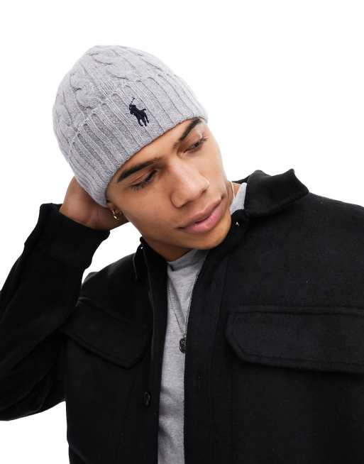 Gorro gris claro con logo de caballo de punto de ochos de lana de merino de Polo Ralph Lauren