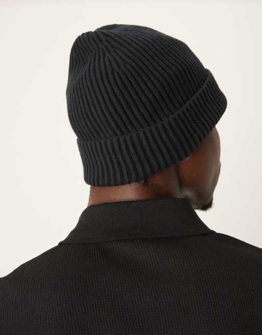 Gorro negro corto de canalé de Abercrombie & Fitch, 2 de 4