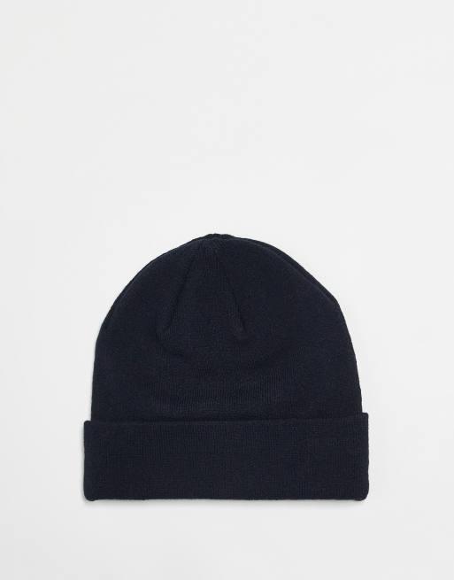 Gorro negro unisex con patrón de montaña delineado de Reclaimed Vintage, 3 de 3