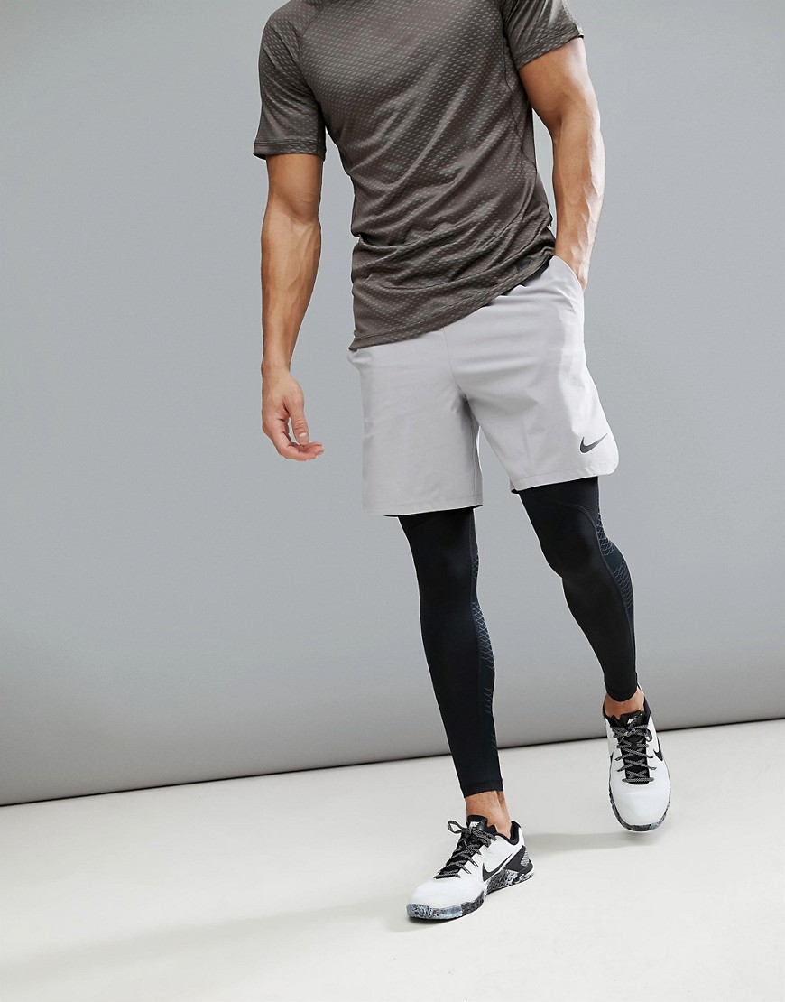 Grå fleks, ventileret max 2.0 shorts 886371-027 fra Nike Training