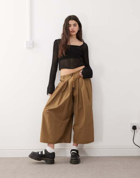 Gramicci wide leg shorts in brown 