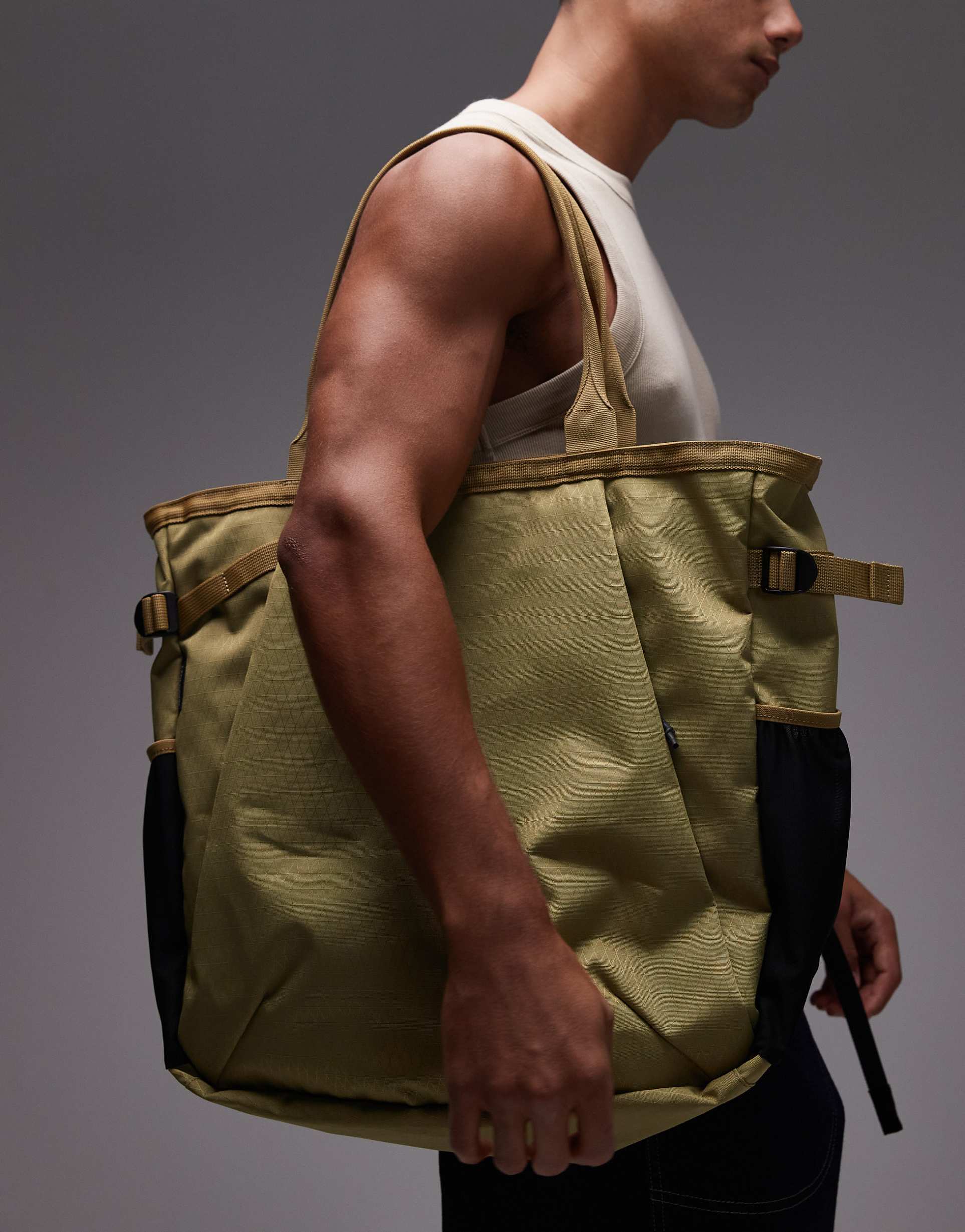 gramicci cordura climbing tote bag in dark green