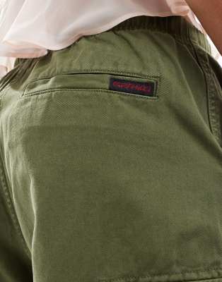 【GRAMICCI】別注COTTON TWILL CARGO SHORTS L Gramicci cotton twill longline cargo shorts in khaki | ASOS