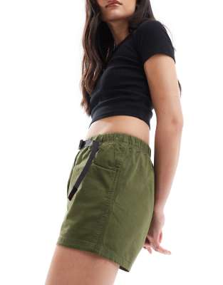 Gramicci Gramicci cotton twill shorts with strap buckle in khaki-Green