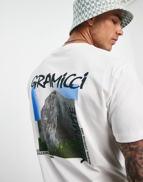 https://images.asos-media.com/products/gramicci-dawn-wall-back-print-t-shirt-in-white/202353827-3?$n_550w$&wid=550&fit=constrain