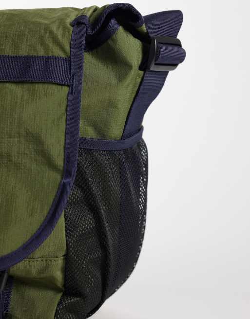 Gramicci messenger cross body bag in olive green, 3 of 4