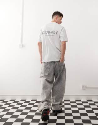 Оригинальная футболка Gramicci с рисунком Freedom из серого вереска 17490₽