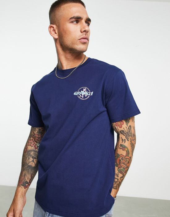 https://images.asos-media.com/products/gramicci-running-man-back-print-t-shirt-in-navy/202354150-2?$n_550w$&wid=550&fit=constrain